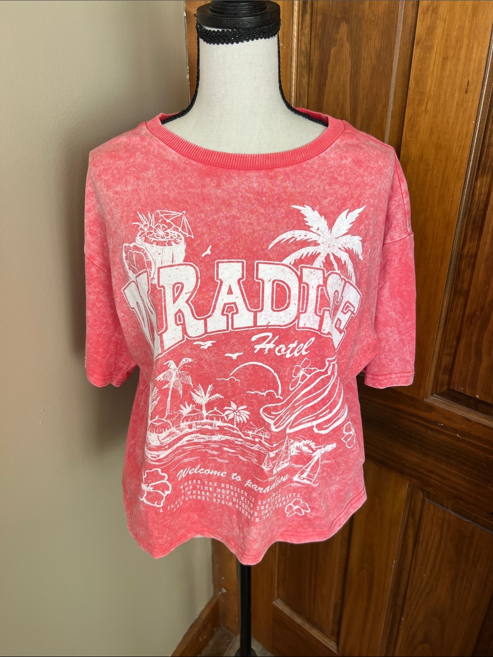 Coral Paradise Hotel Graphic Tee